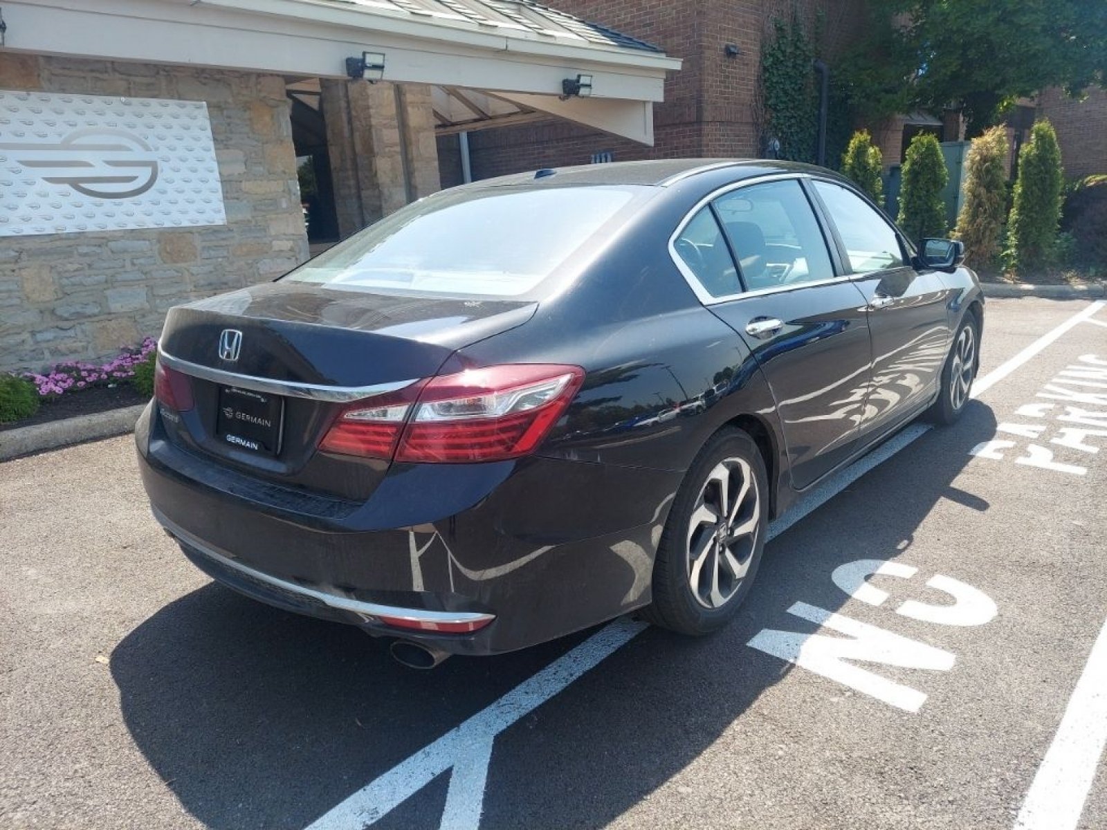 Used 2016 Honda Accord EX image 6