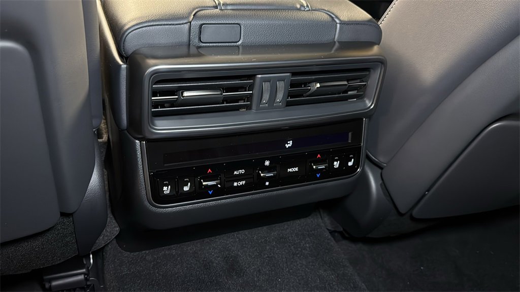 New 2025 Lexus LX 600 4WD w/ Luxury Package image 13