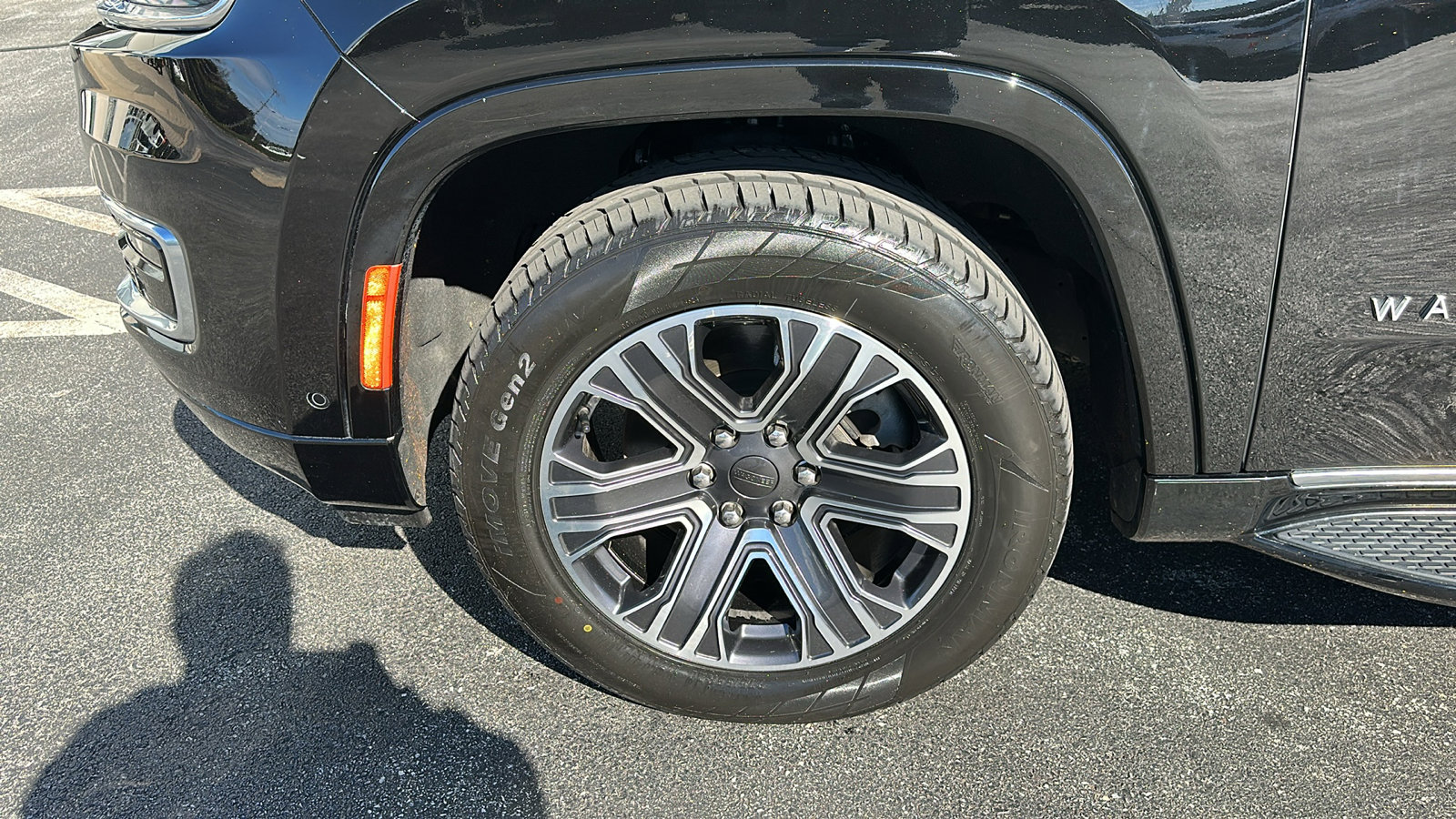 Used 2023 Jeep Wagoneer L Series II image 9