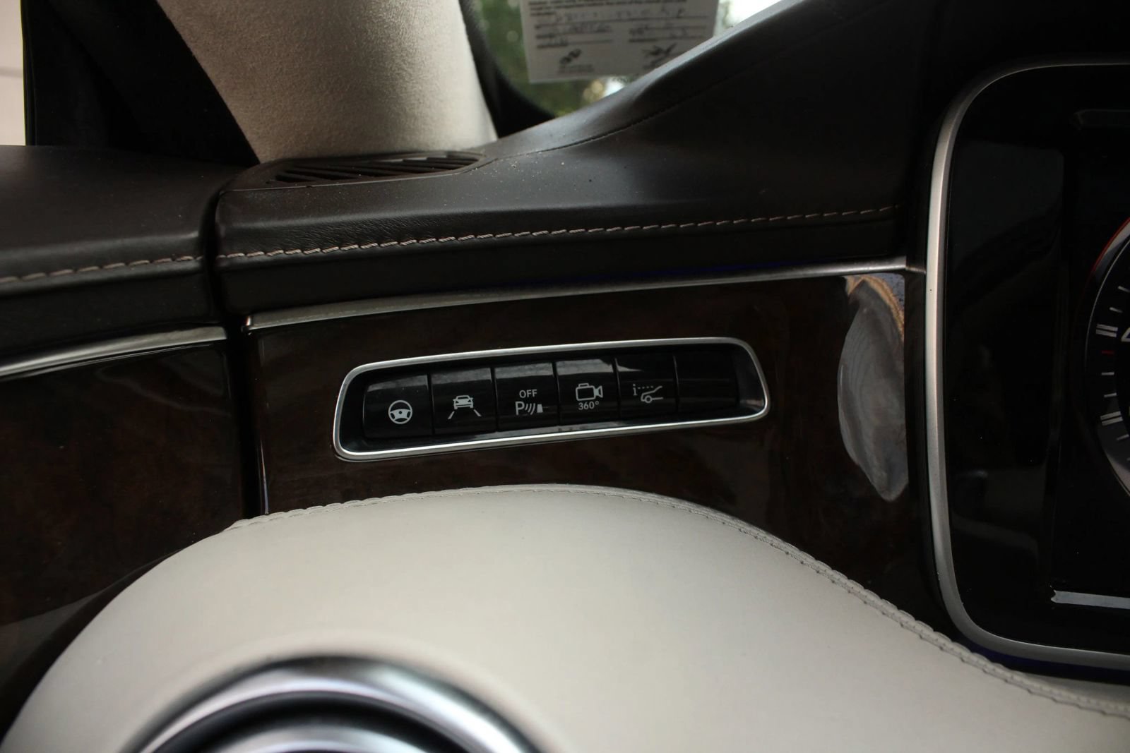 Used 2016 Mercedes-Benz S 63 AMG 4MATIC Coupe w/ Driver Assistance Package image 27