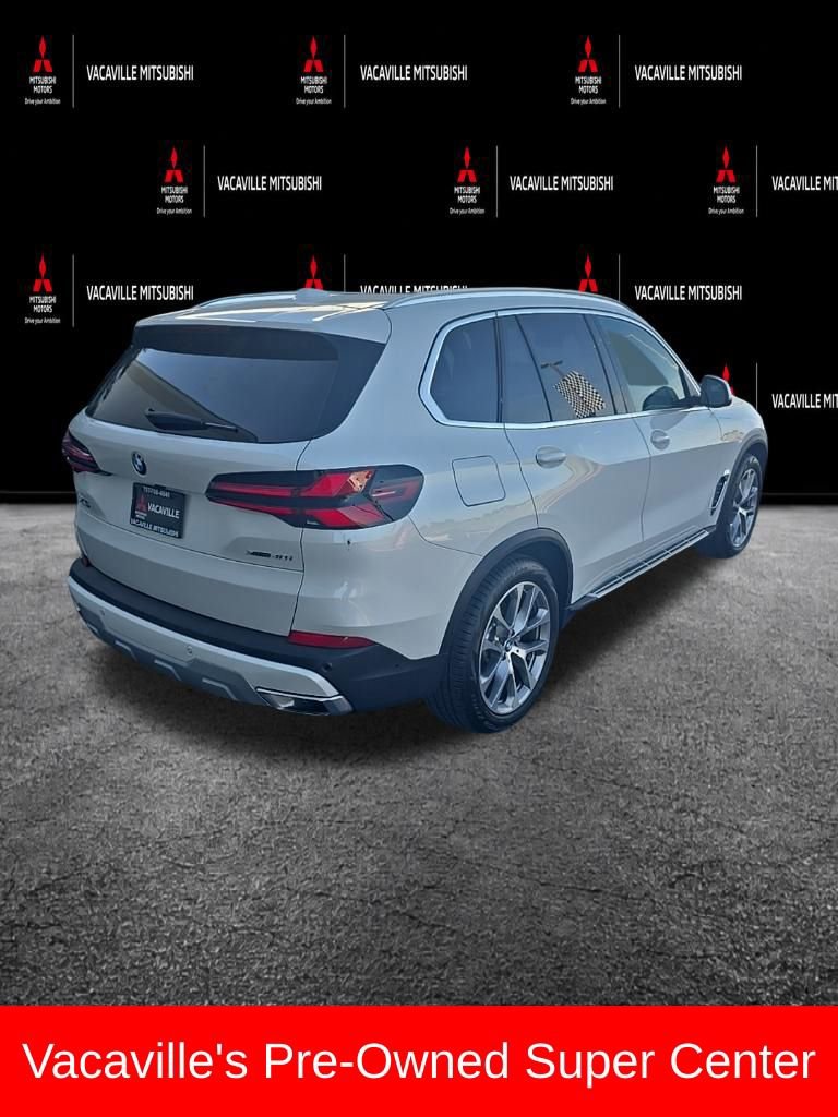Used 2026 BMW X5 xDrive40i w/ Climate Comfort Package AWD/4WD image 3