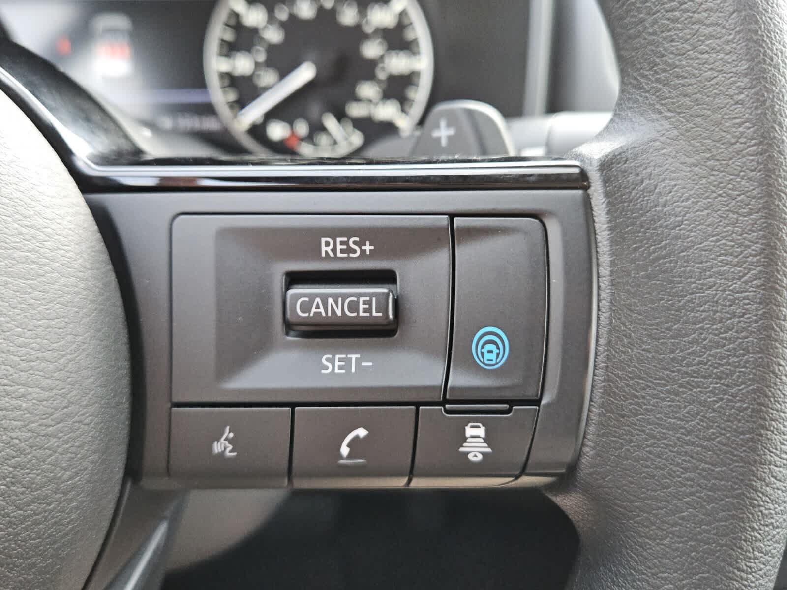 Used 2023 Nissan Rogue SV AWD/4WD image 13