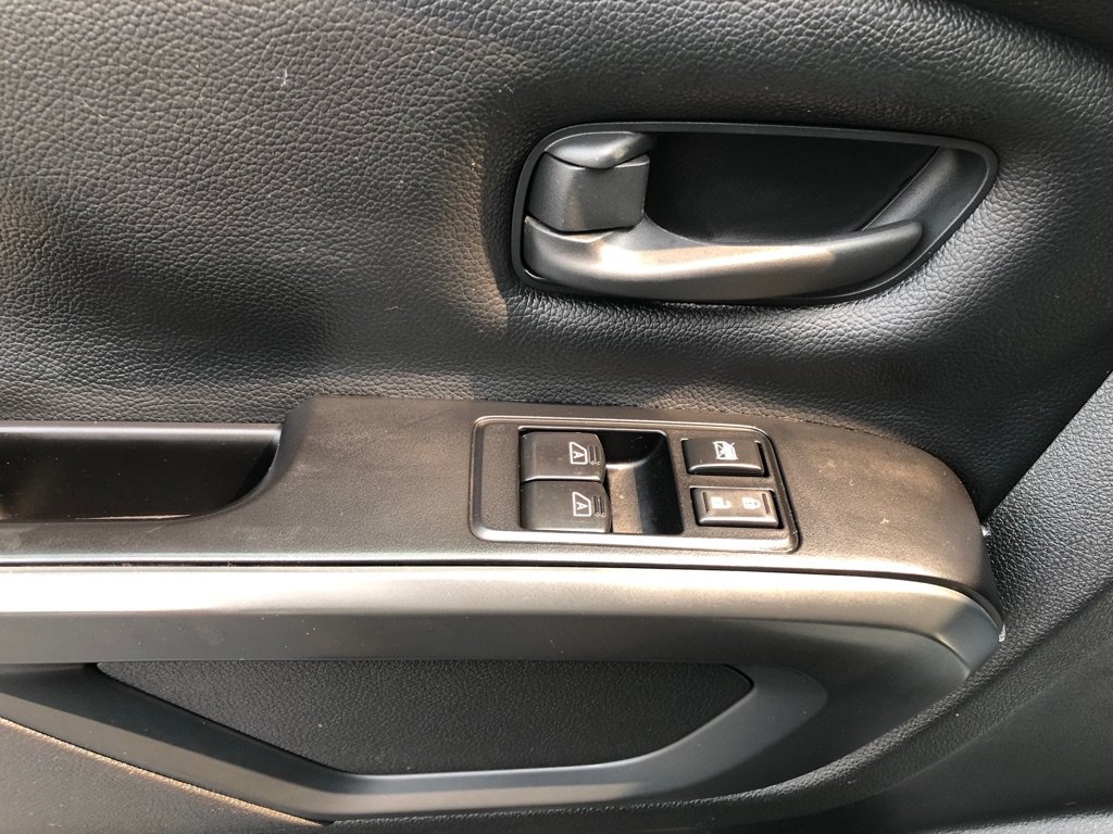 Used 2022 Nissan Titan S AWD/4WD image 19