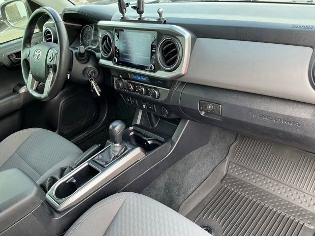 Used 2022 Toyota Tacoma SR5 w/ Technology Package AWD/4WD image 19