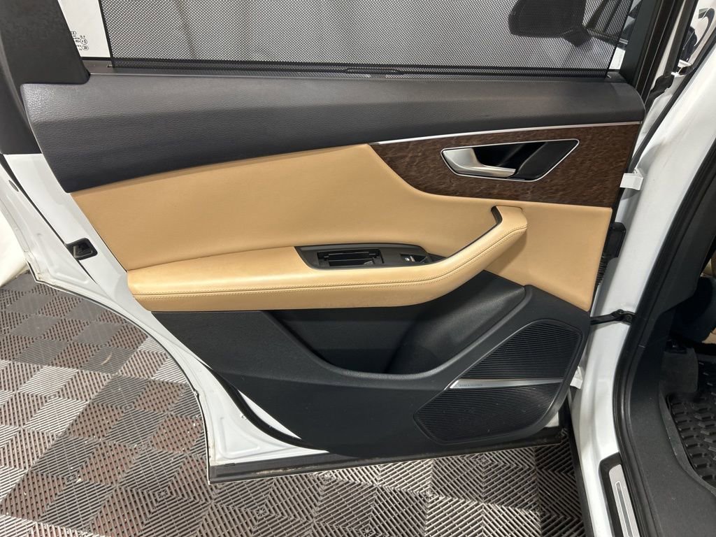 Used 2022 Audi Q7 3.0T Prestige image 19