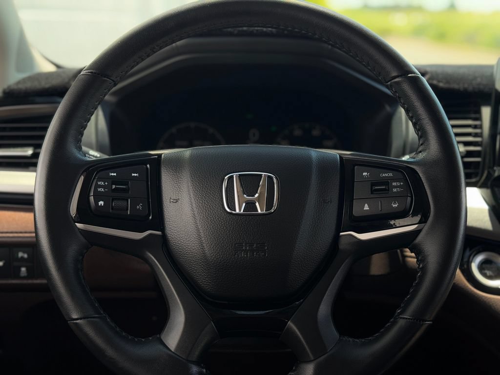 Used 2025 Honda Odyssey Touring image 14