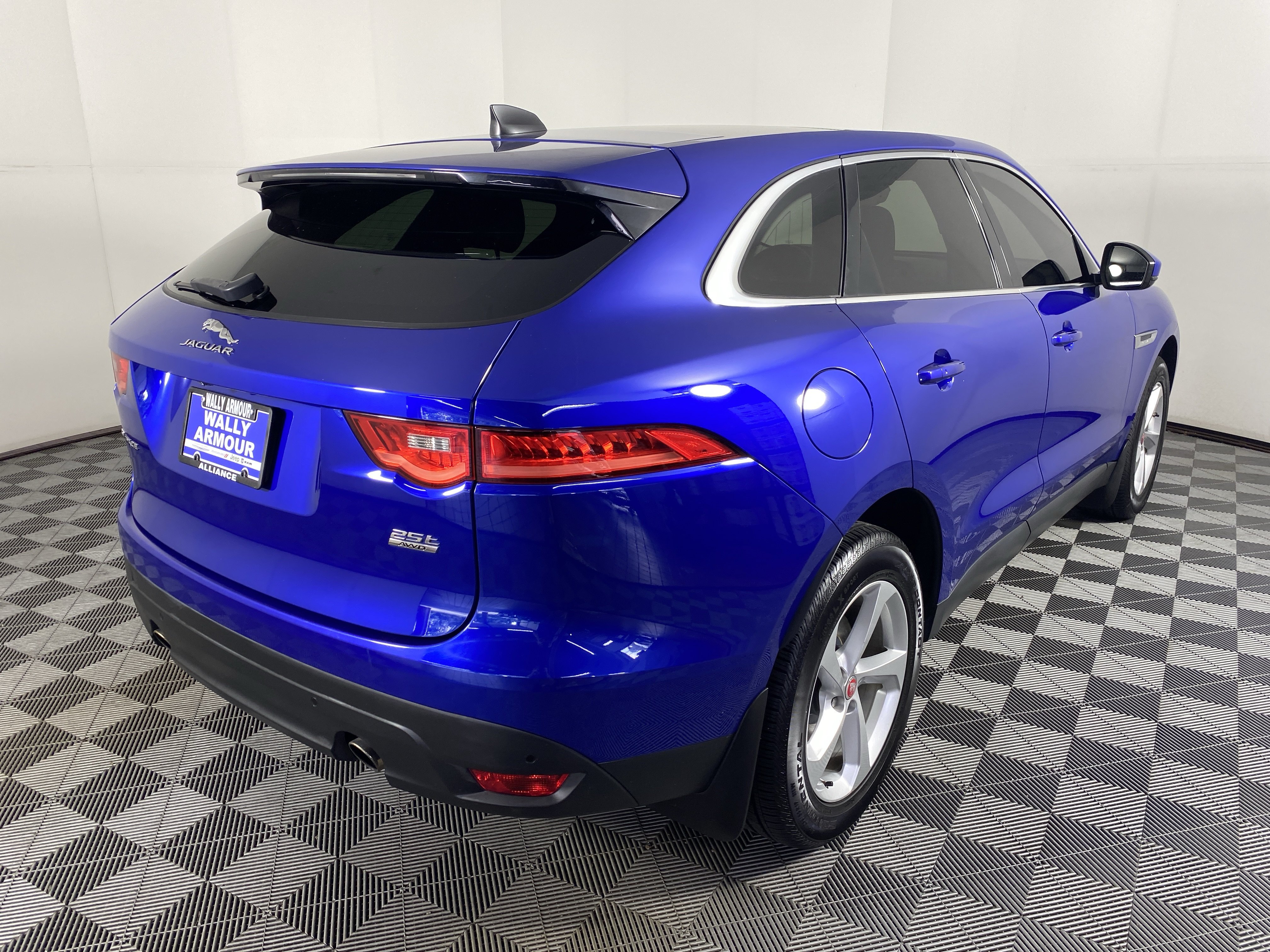 Used 2020 Jaguar F-PACE Premium AWD/4WD image 9