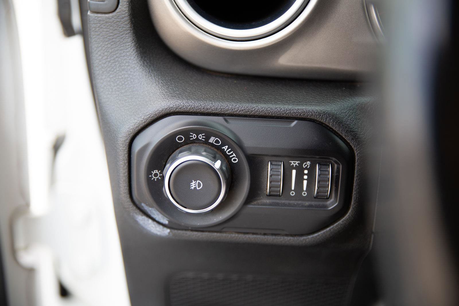 Used 2020 Jeep Wrangler Unlimited Sahara image 20