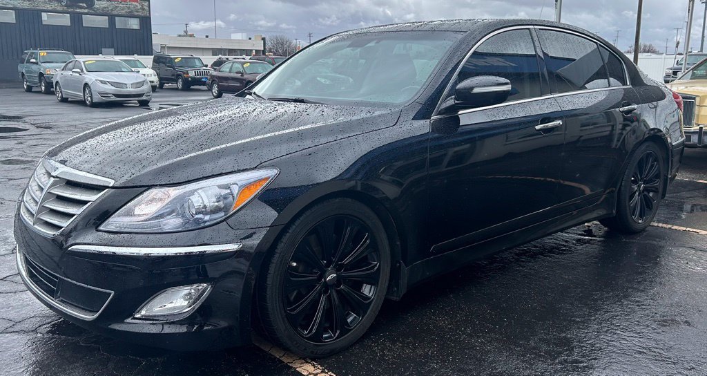 Used 2014 Hyundai Genesis 5.0 R-Spec RWD image 3