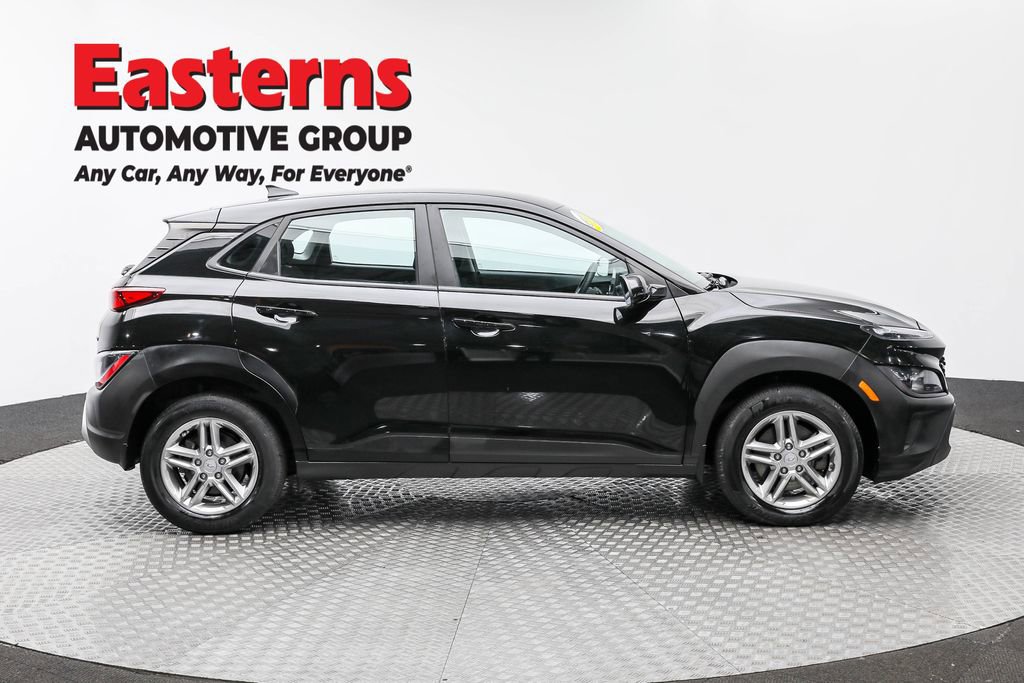 Used 2022 Hyundai Kona SE w/ Winter Weather Package image 5