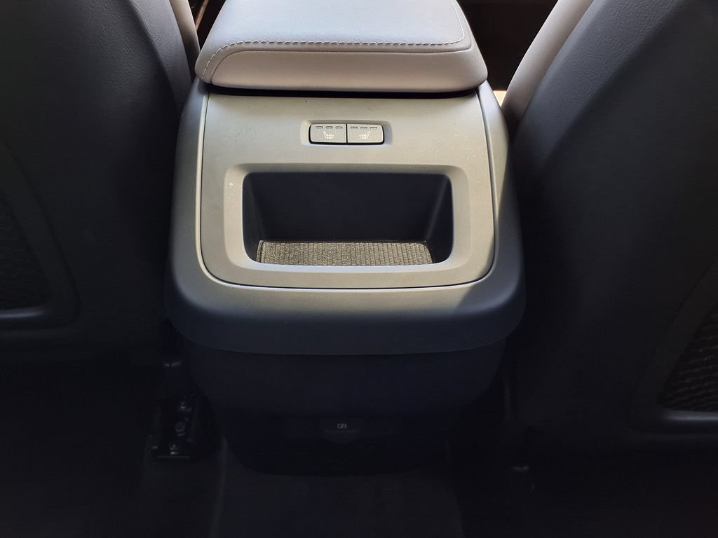 Certified 2026 Volvo XC60 B5 Plus w/ Protection Package Premier AWD/4WD image 19