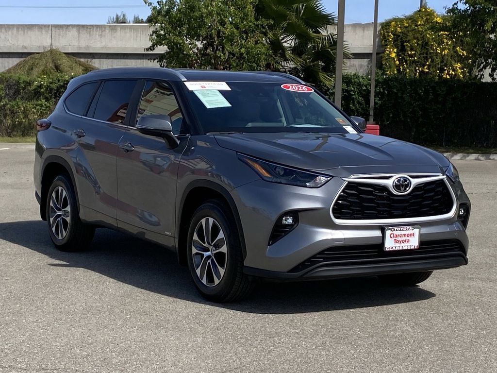 Certified 2026 Toyota Highlander XLE image 44