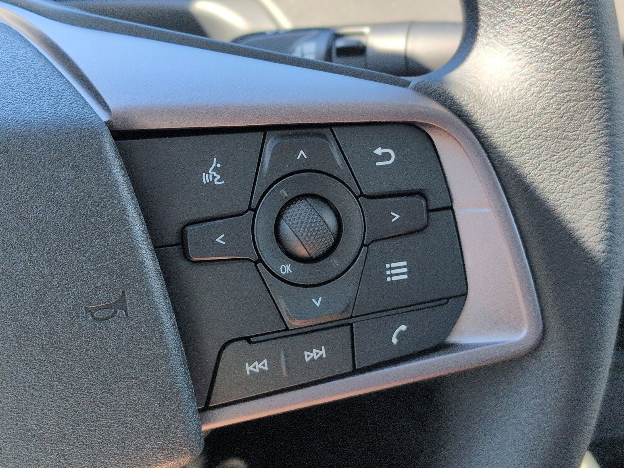 New 2026 Nissan Sentra SV w/ Floor Mat Package FWD image 15