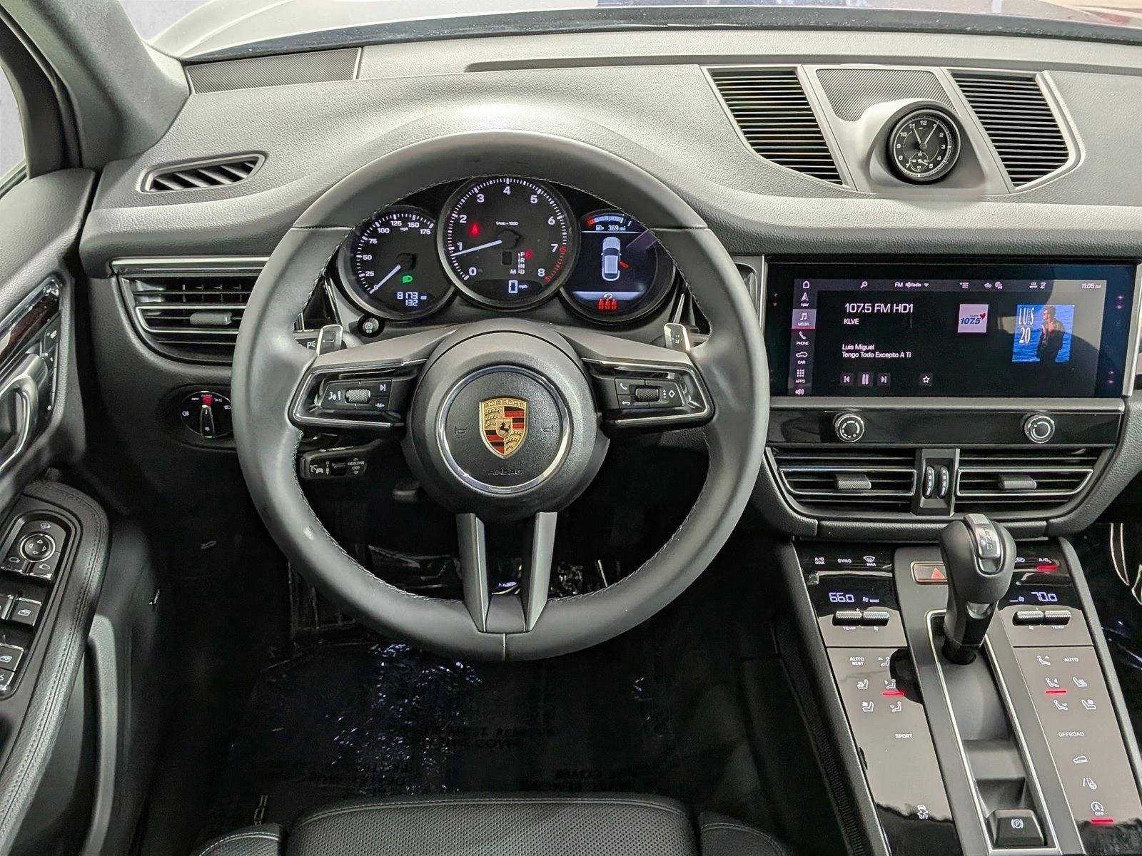 Certified 2025 Porsche Macan AWD/4WD image 14