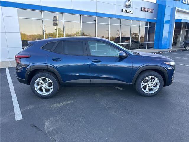 Used 2024 Chevrolet Trax LS w/ LS Convenience Package image 6