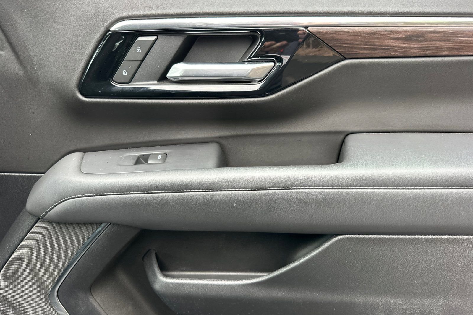 Used 2025 Chevrolet Tahoe LS image 21