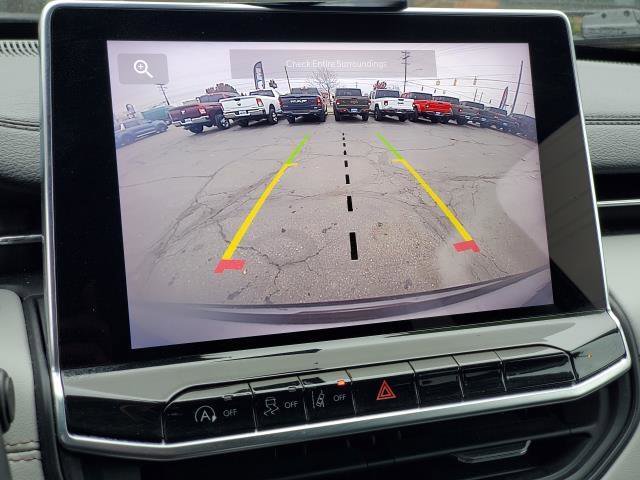 Used 2022 Jeep Compass Limited image 16