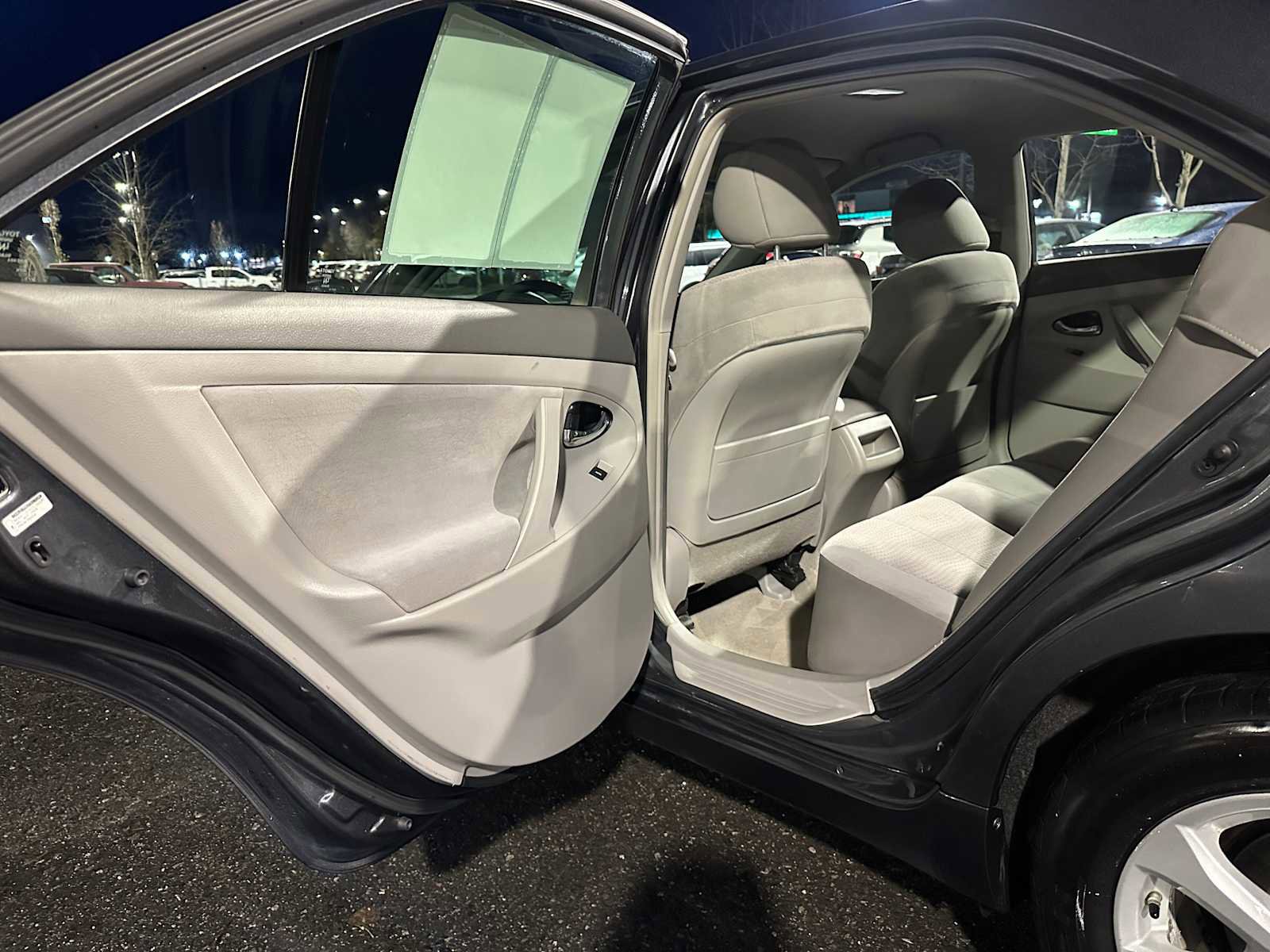 Used 2011 Toyota Camry LE image 15