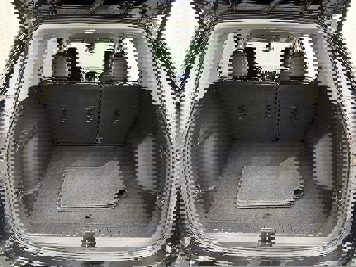 Used 2021 GMC Terrain SLT w/ Infotainment Package II image 30