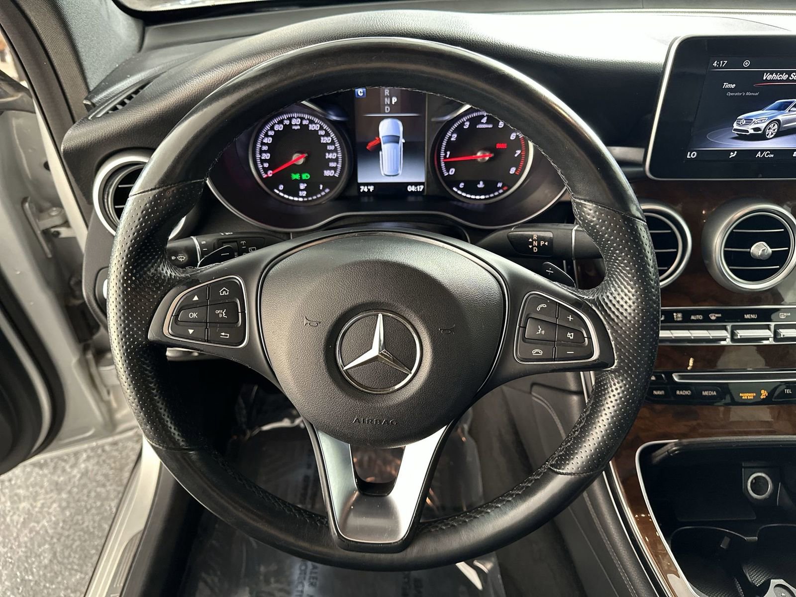 Used 2018 Mercedes-Benz GLC 300 4MATIC w/ Premium Package image 18