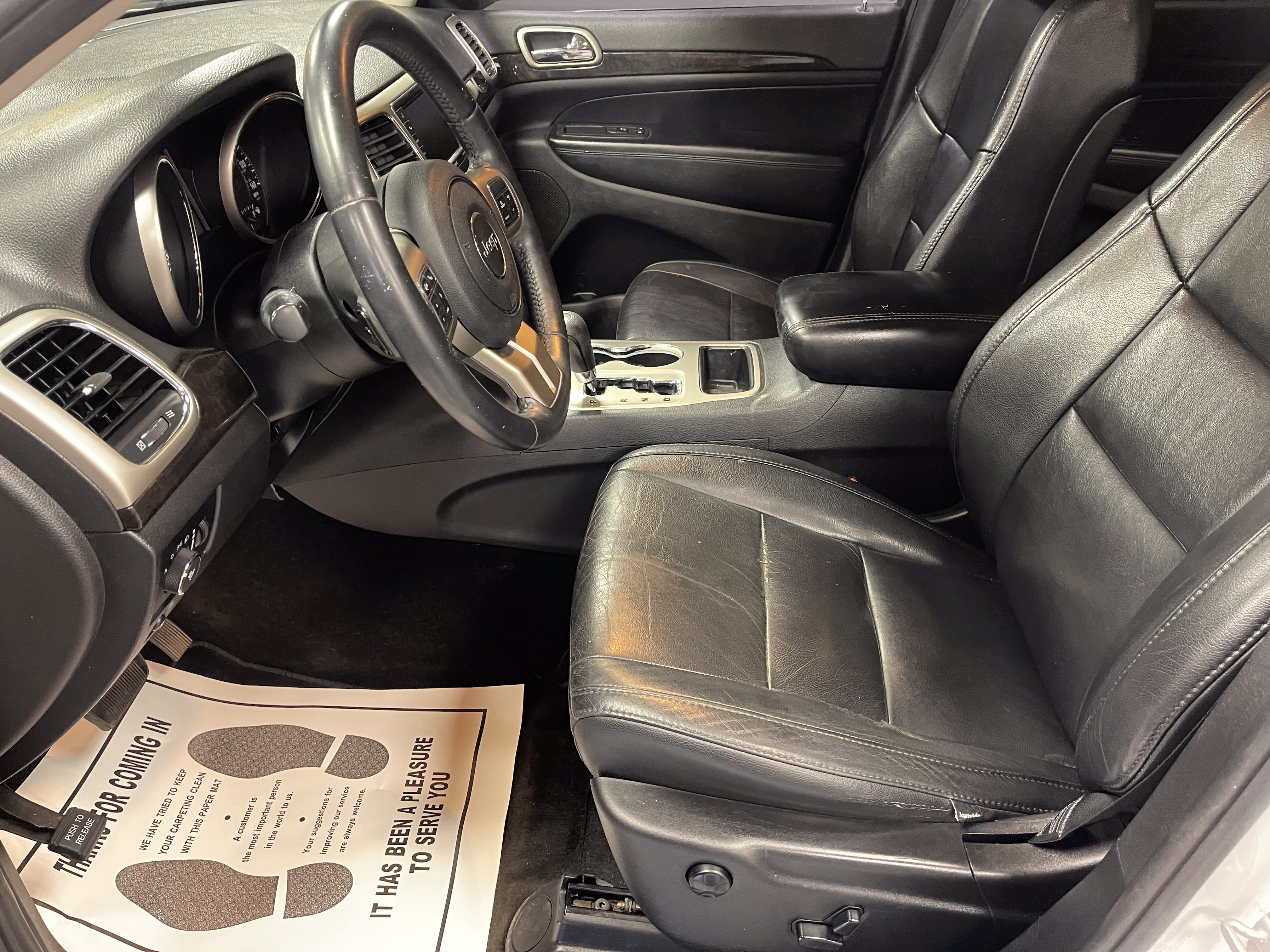 Used 2013 Jeep Grand Cherokee Laredo RWD image 12