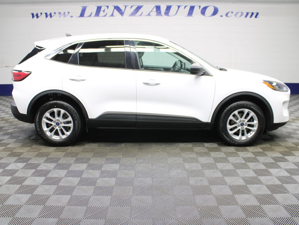 Used 2022 Ford Escape SE AWD/4WD image 2
