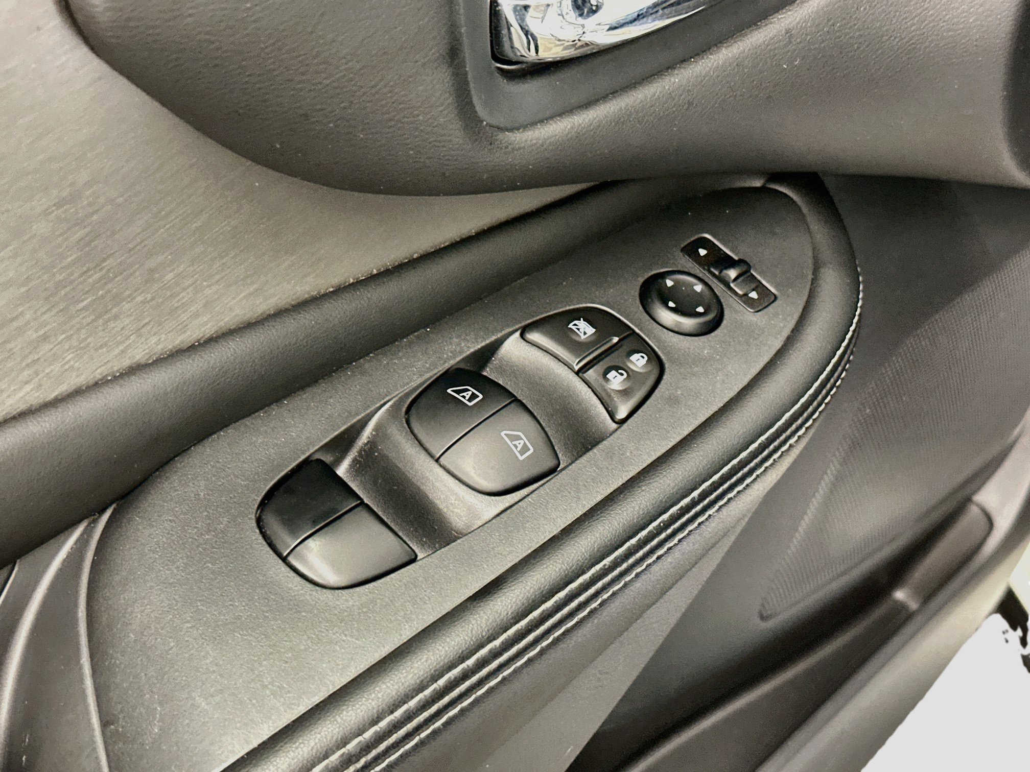 Used 2023 Nissan Murano SV w/ SV Midnight Edition Package AWD/4WD image 15