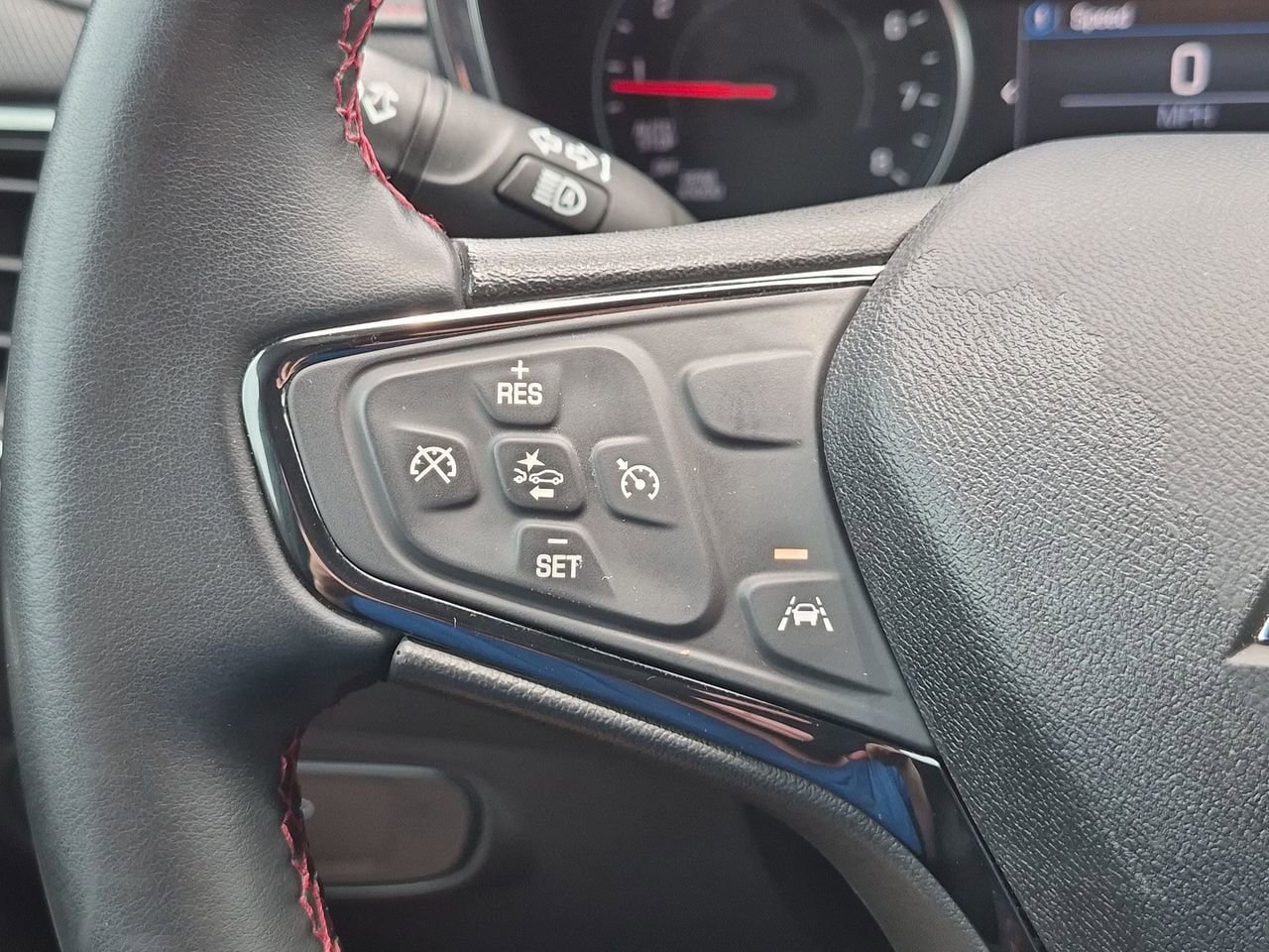 Used 2023 Chevrolet Equinox RS FWD image 12
