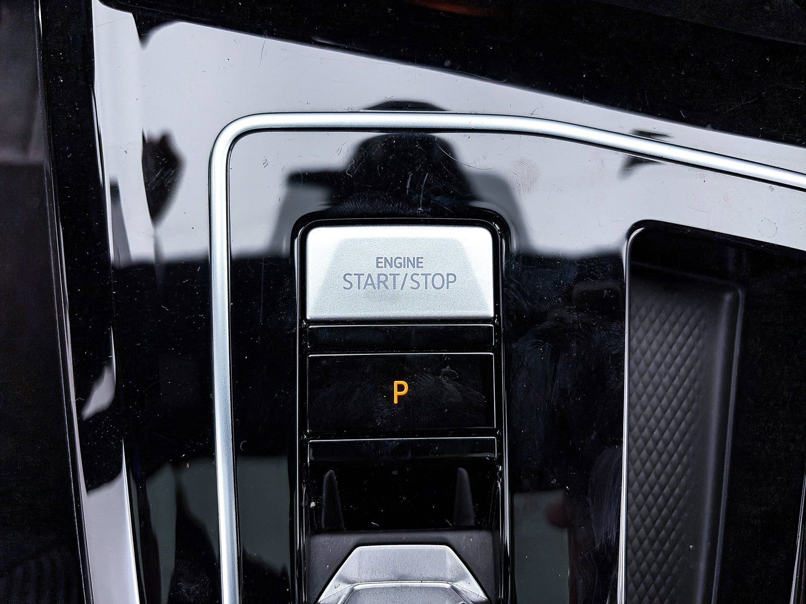 Used 2024 Volkswagen Golf R image 26