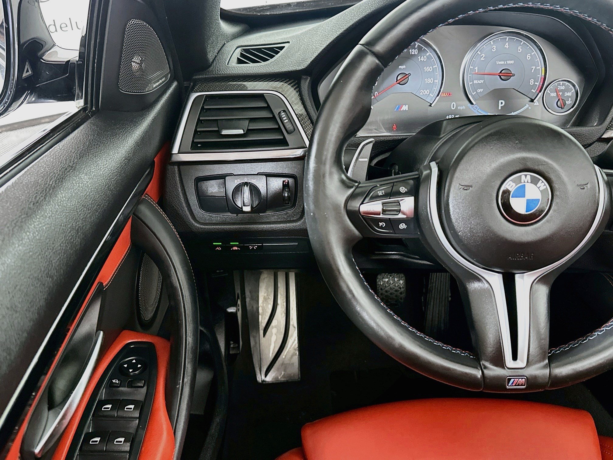 Used 2017 BMW M4 Convertible RWD image 9
