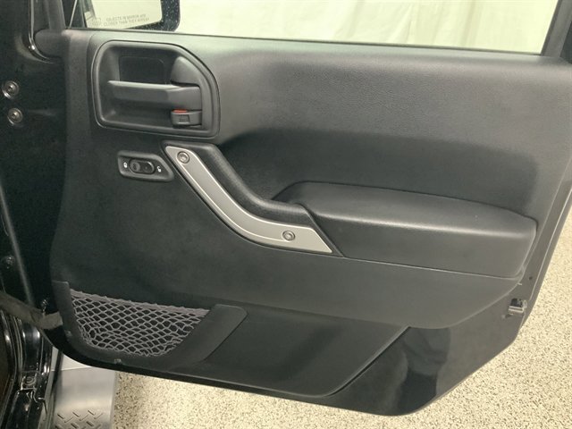 Used 2017 Jeep Wrangler Unlimited Sahara image 22