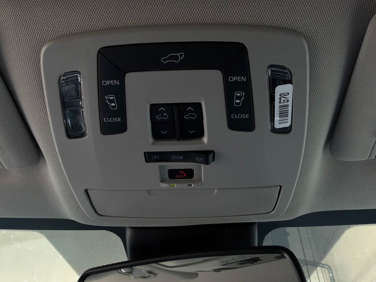 Used 2026 Toyota Sienna XLE FWD image 20
