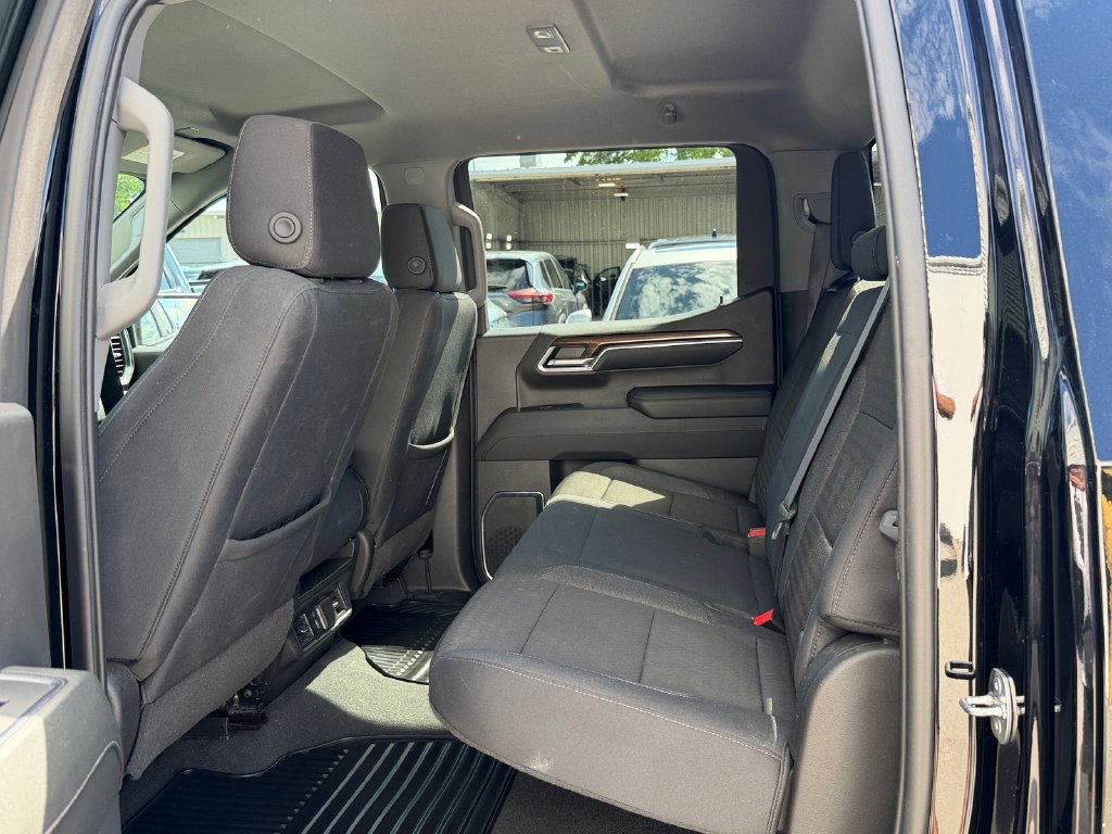 Used 2024 Chevrolet Silverado 1500 LT RWD image 12