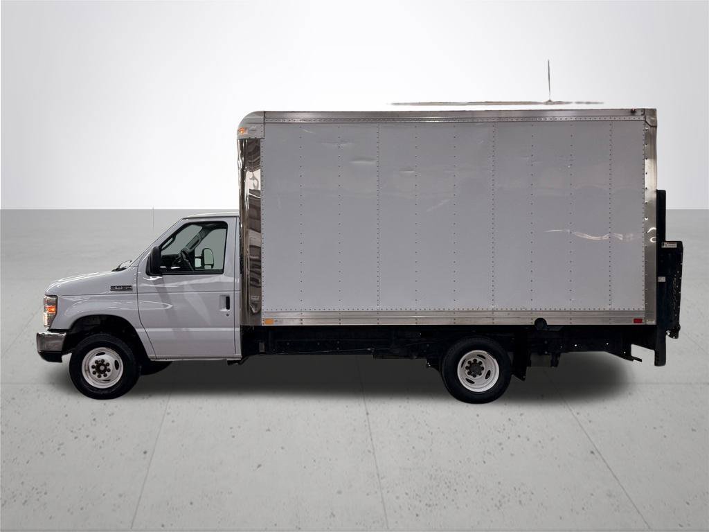 Used 2016 Ford E-450 and Econoline 450 Super Duty w/ Power Windows & Locks Group RWD image 12