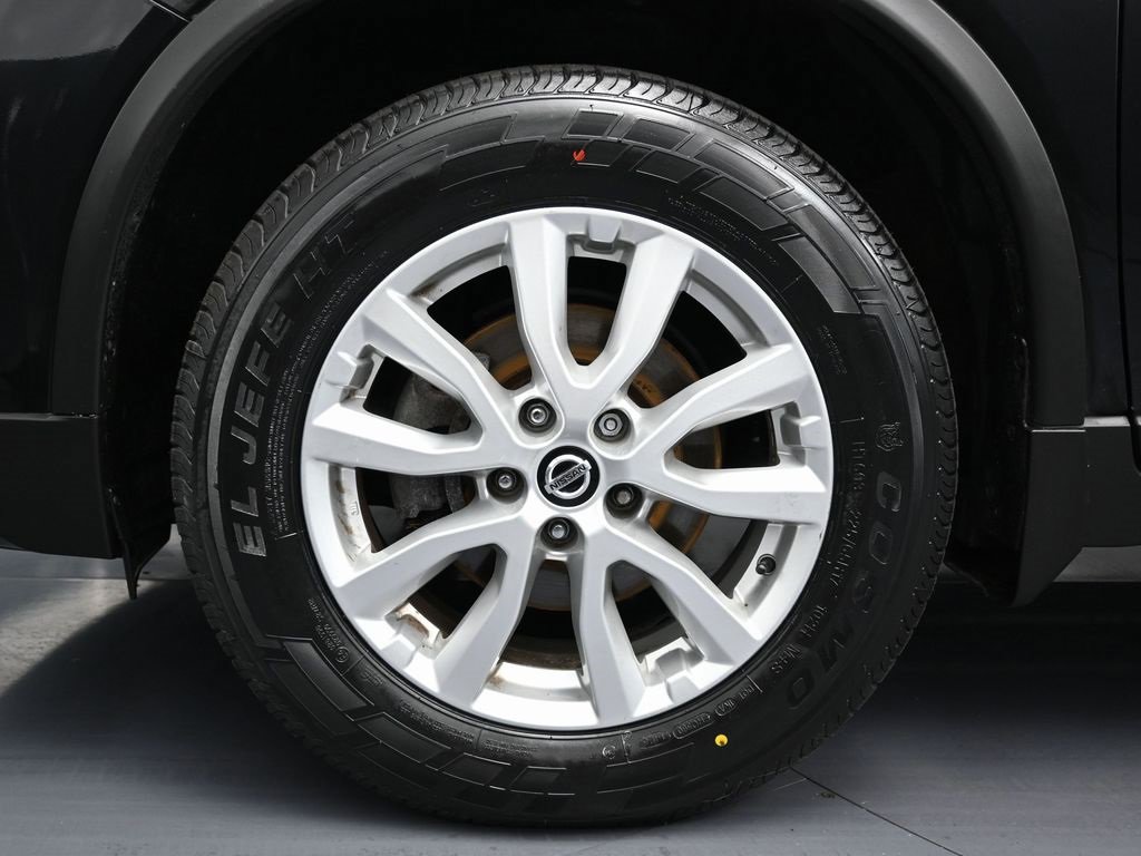 Used 2020 Nissan Rogue SV image 9