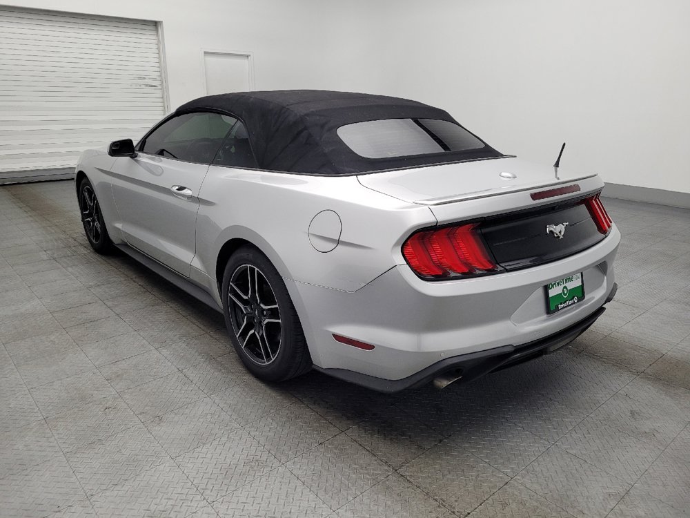 Used 2018 Ford Mustang Premium RWD image 5