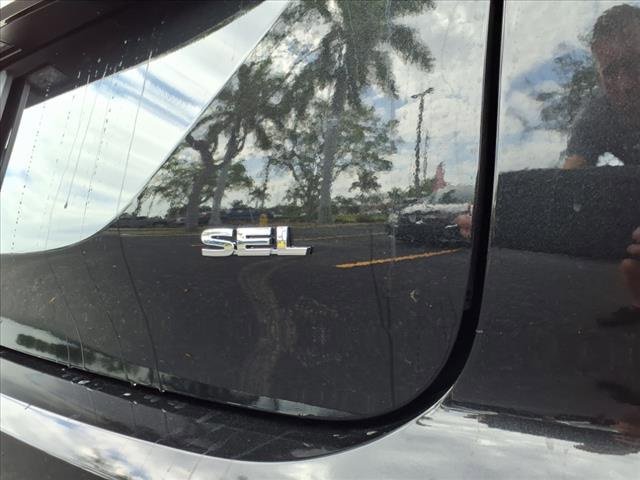 New 2025 Mitsubishi Outlander SEL image 37