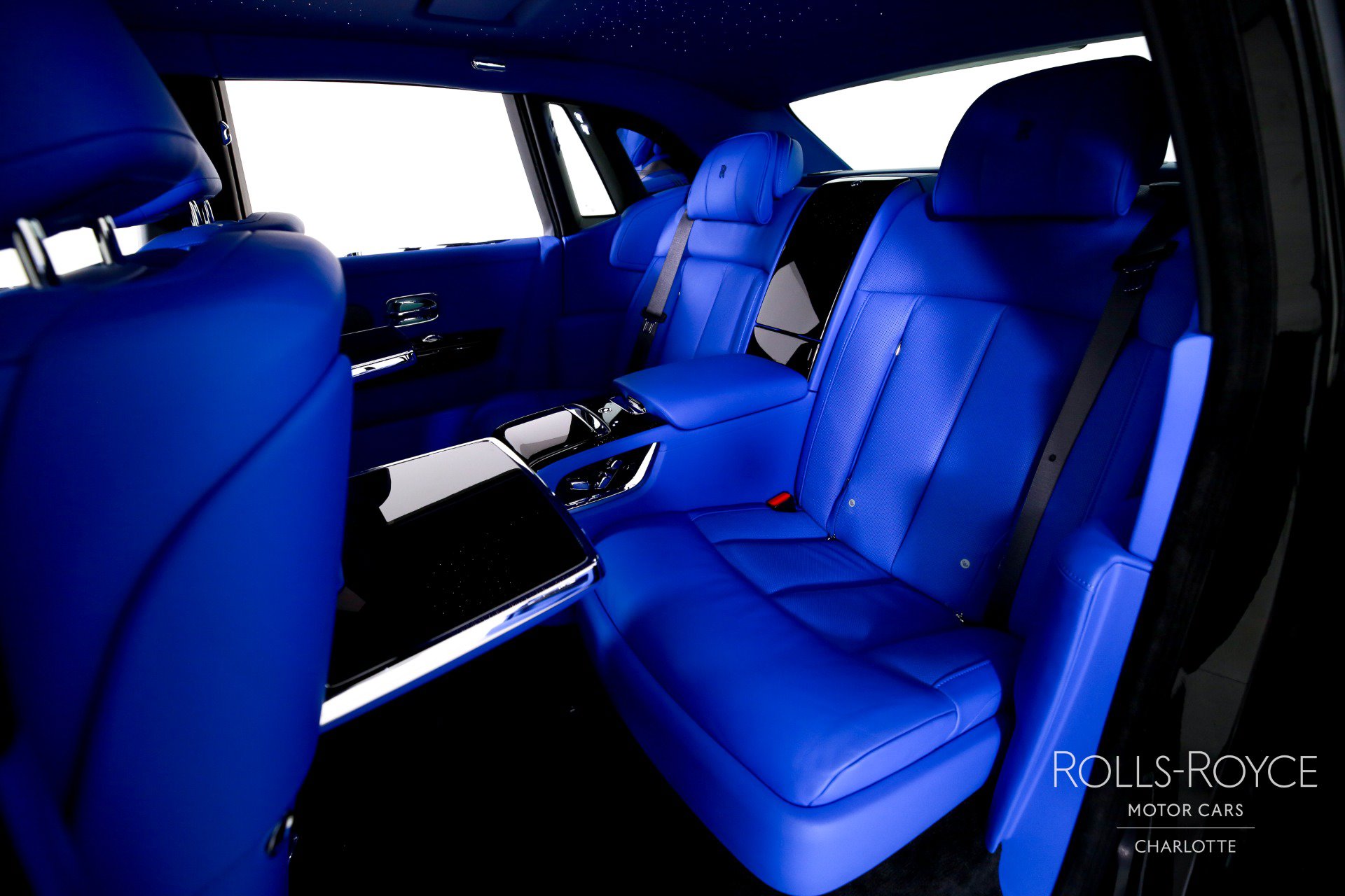 New 2027 Rolls-Royce Phantom Sedan RWD image 19