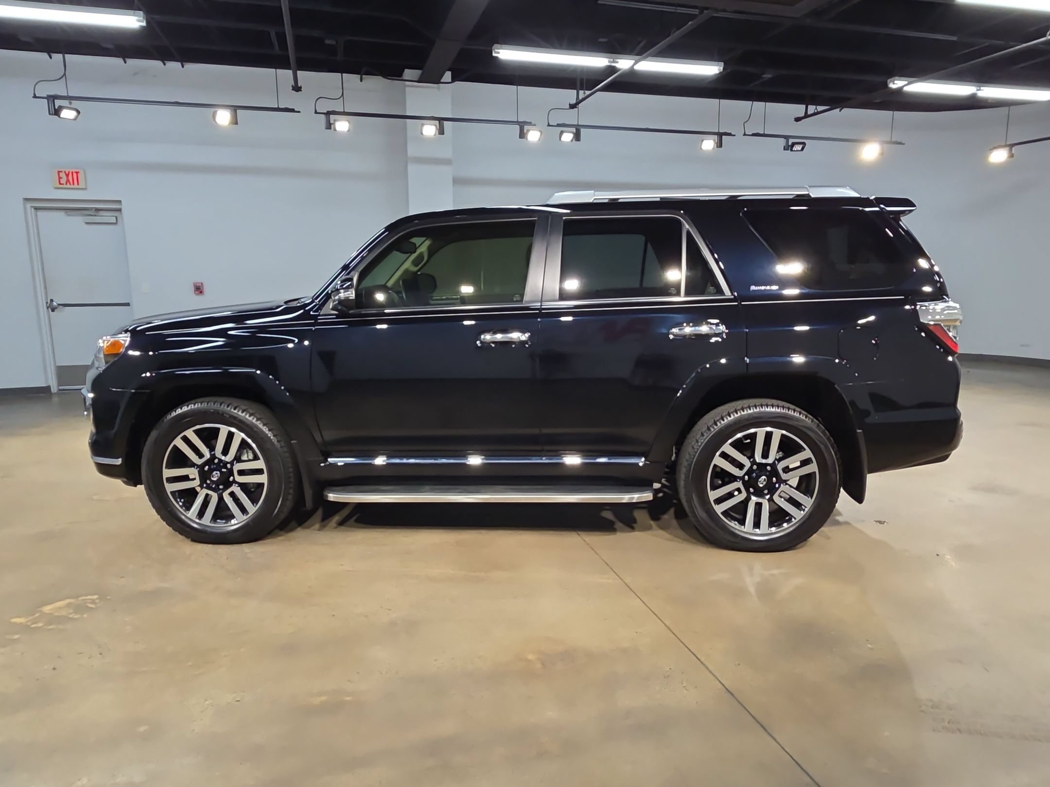 Certified 2024 Toyota 4Runner Limited AWD/4WD image 4