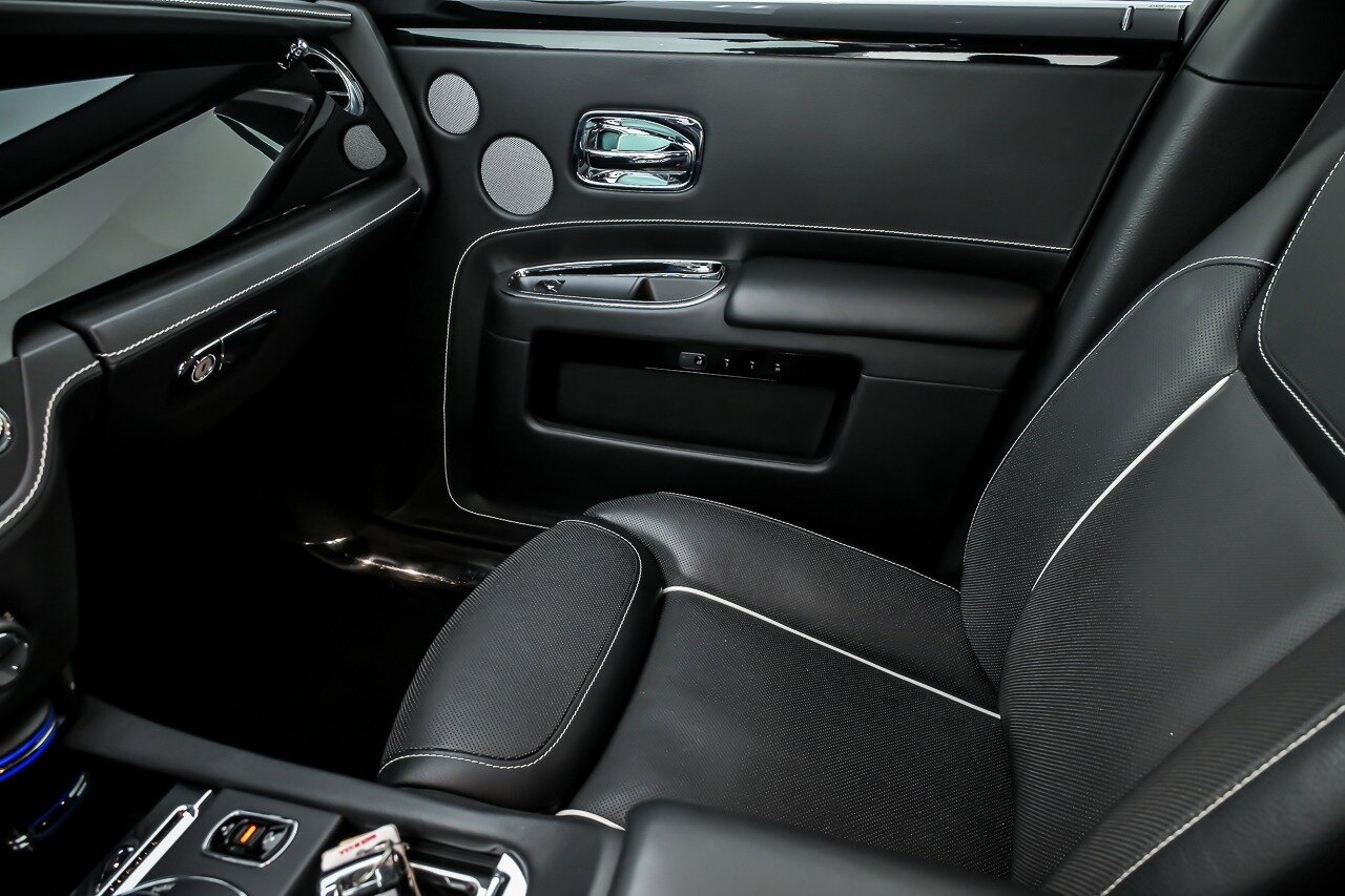 Used 2020 Rolls-Royce Ghost RWD image 40