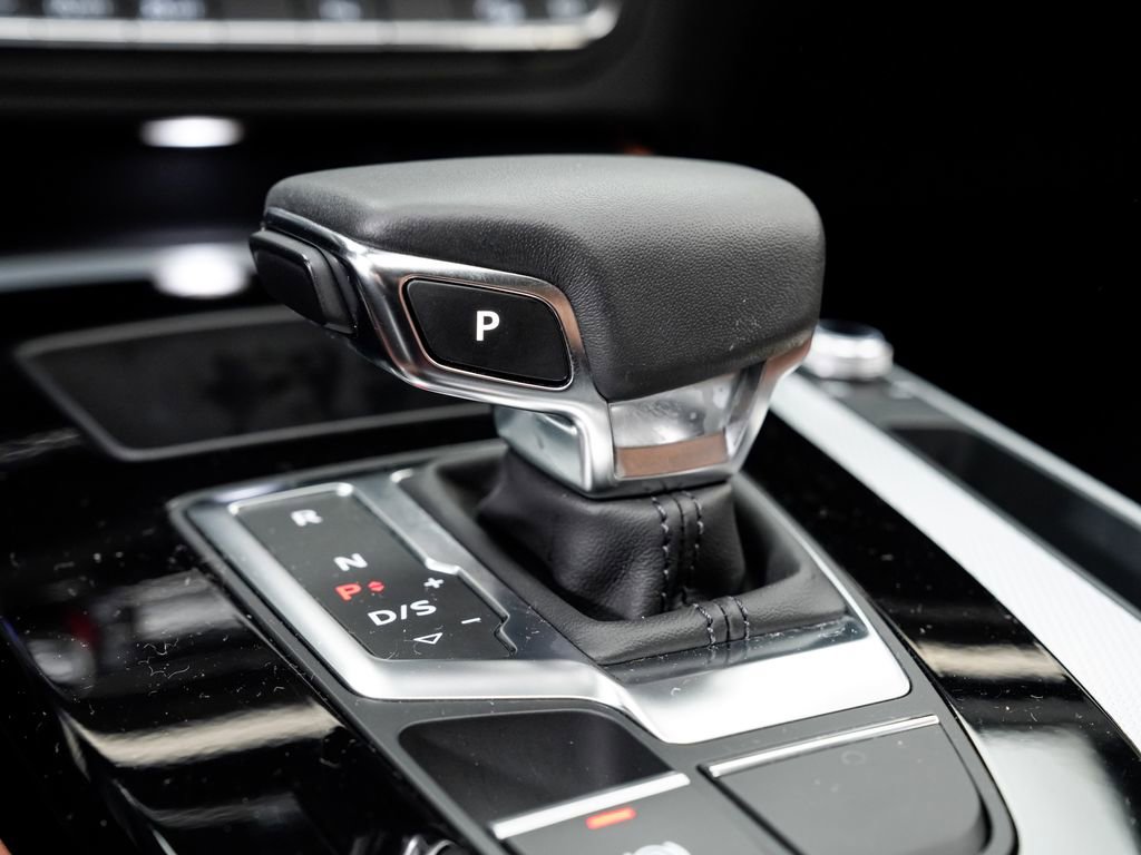 Certified 2024 Audi Q5 2.0T Premium Plus w/ Premium Plus Package AWD/4WD image 16