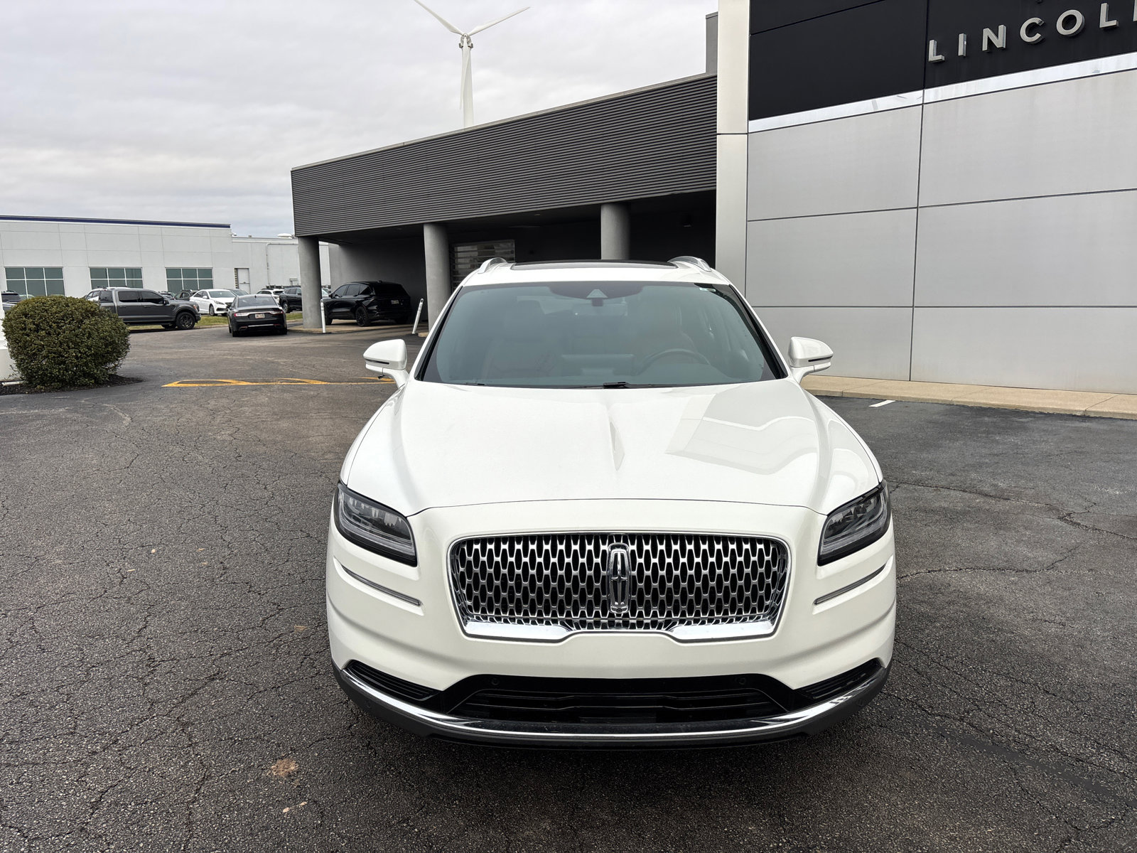 Certified 2023 Lincoln Nautilus Reserve w/ Equipment Group 201A image 2