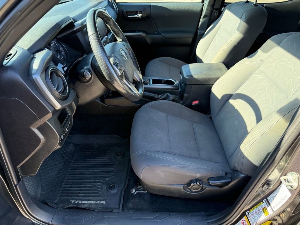 Used 2019 Toyota Tacoma TRD Off-Road image 11