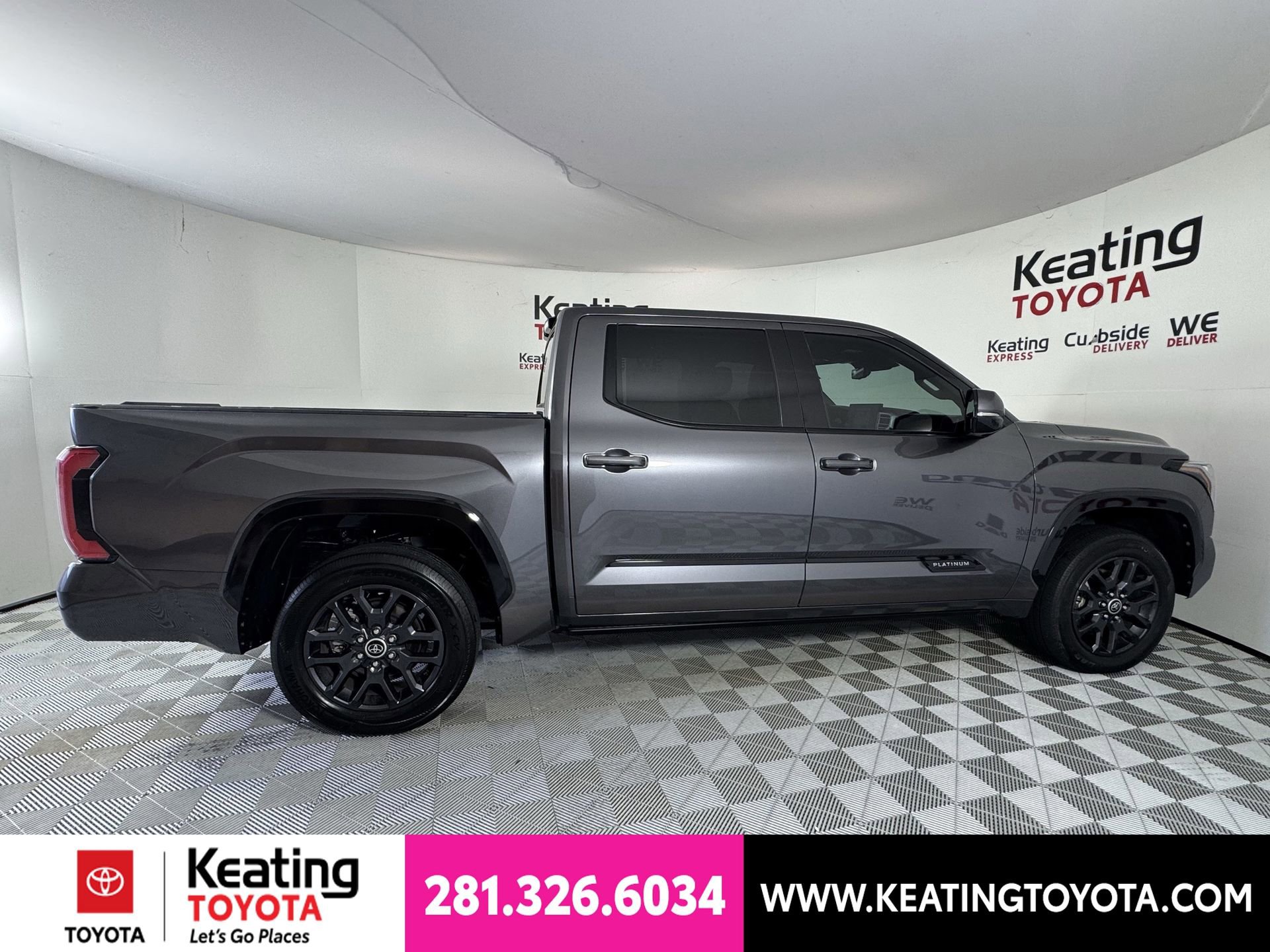 Used 2023 Toyota Tundra Platinum w/ Advanced Package AWD/4WD image 4