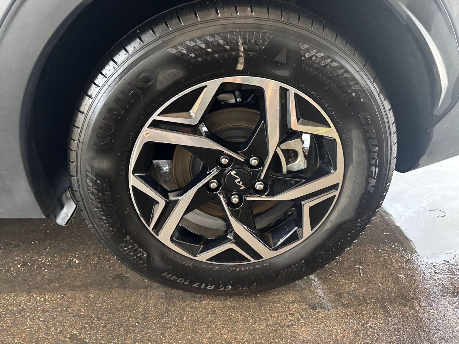 Used 2025 Kia Sportage LX image 30