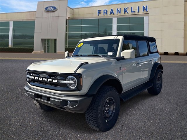 New 2025 Ford Bronco Outer Banks w/ Sasquatch Package image 3