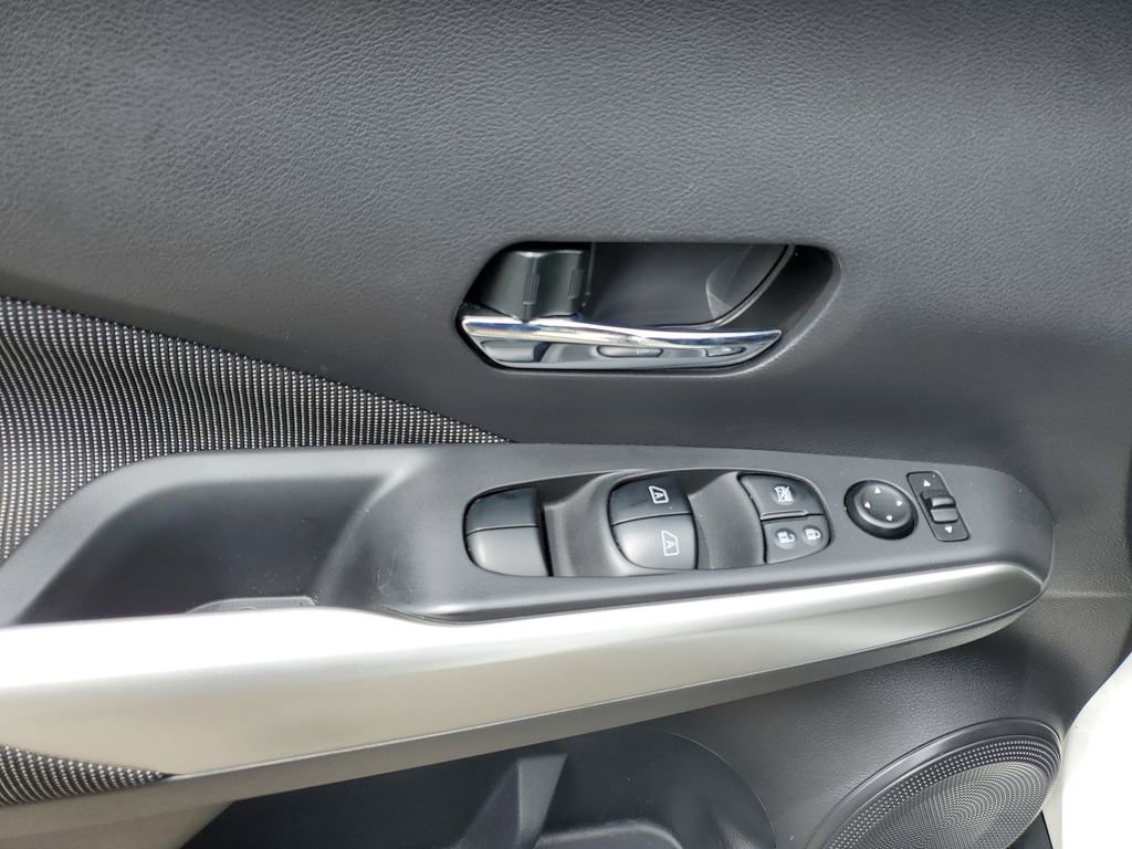 Used 2020 Nissan Kicks SV w/ Exterior Package image 21
