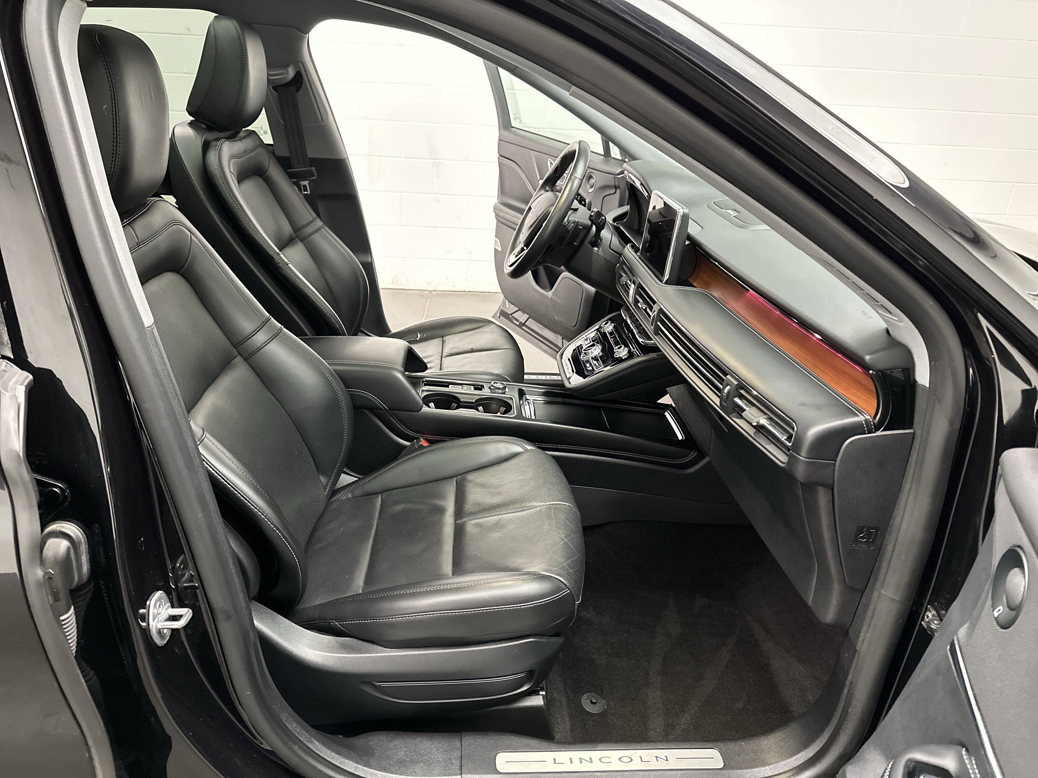 Used 2021 Lincoln Corsair Reserve w/ Equipment Group 201A image 26