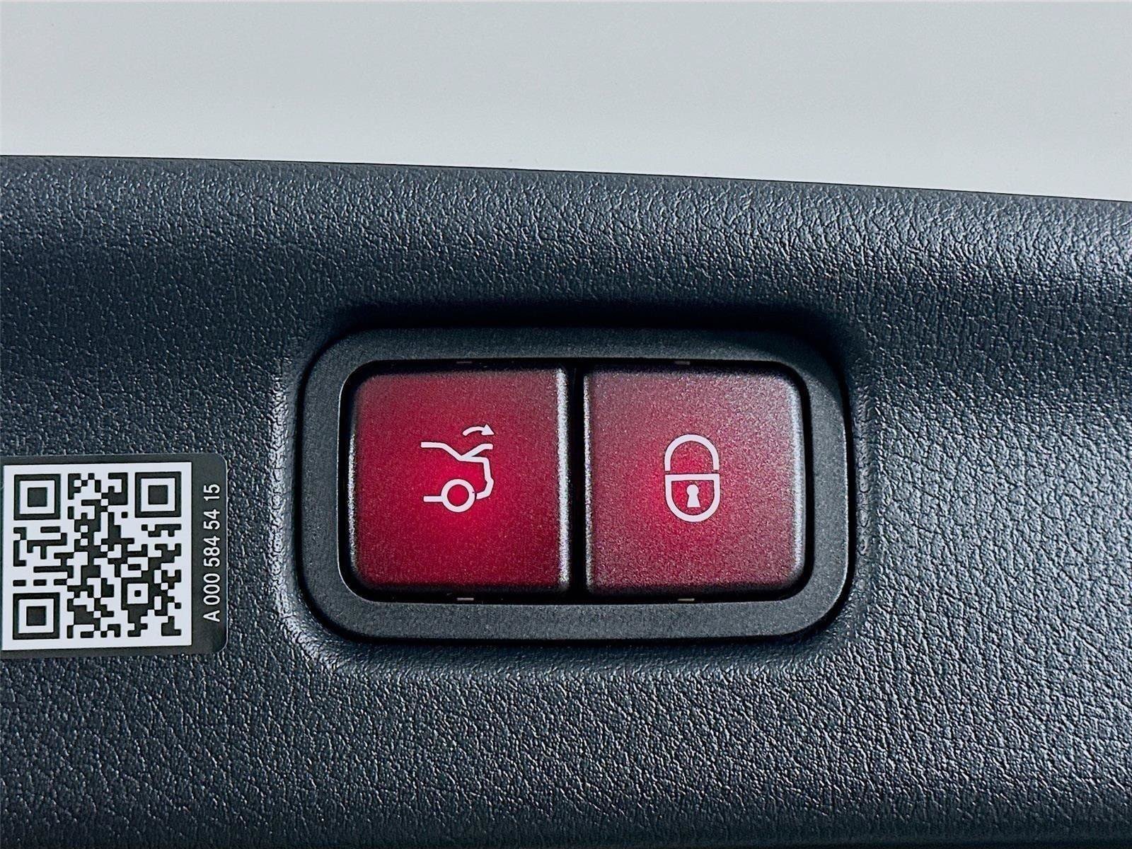 Certified 2026 Mercedes-Benz C 300 4MATIC Sedan image 34
