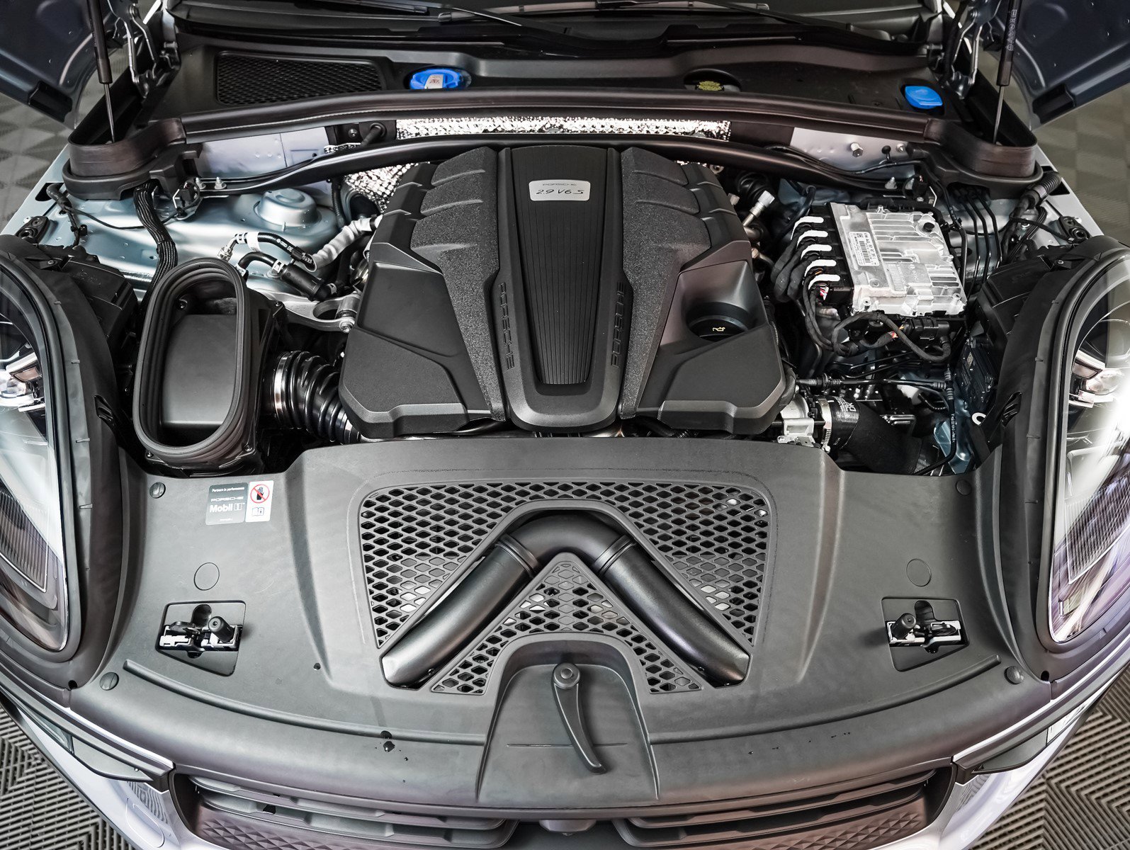 New 2026 Porsche Macan S image 13